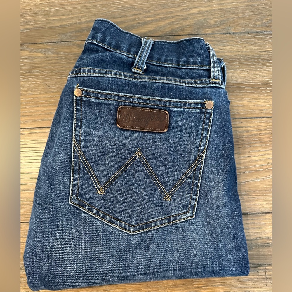 Wrangler Retros Skinny Size 30x32 Size Tag Is Cut Out Gently Worn